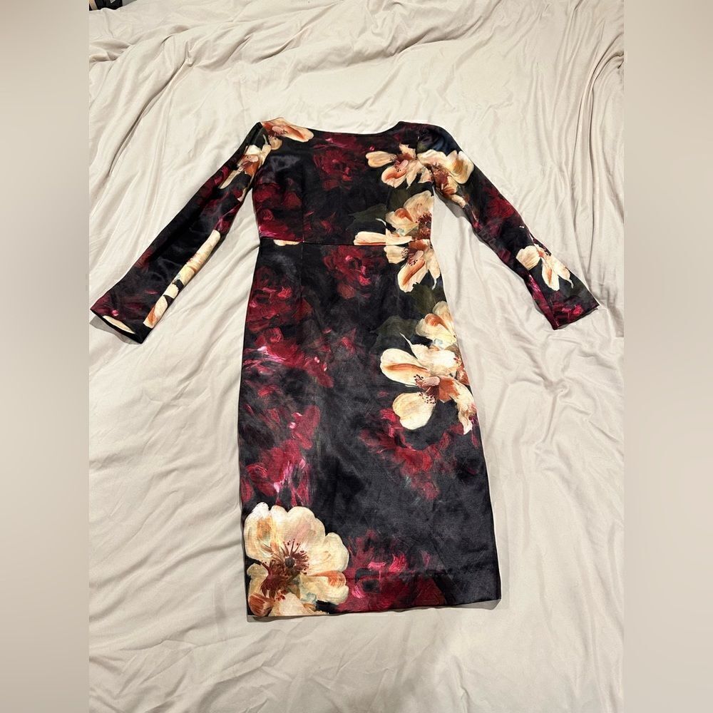 Women’s size 8 (M) elegant long sleeve floral dress